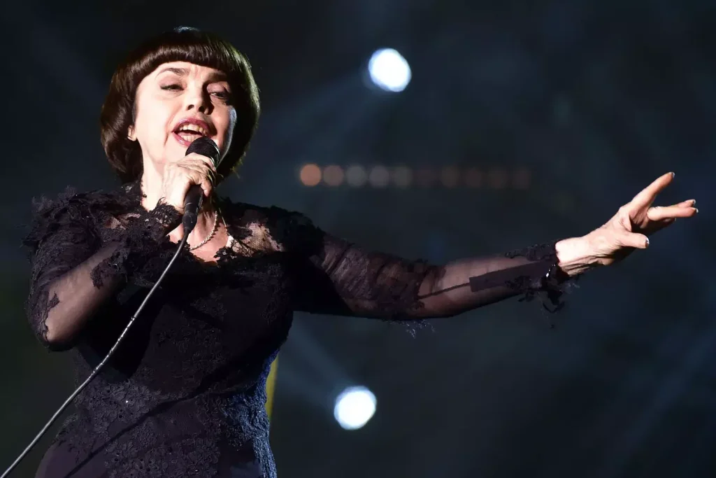 Mireille Mathieu Début de Carrière