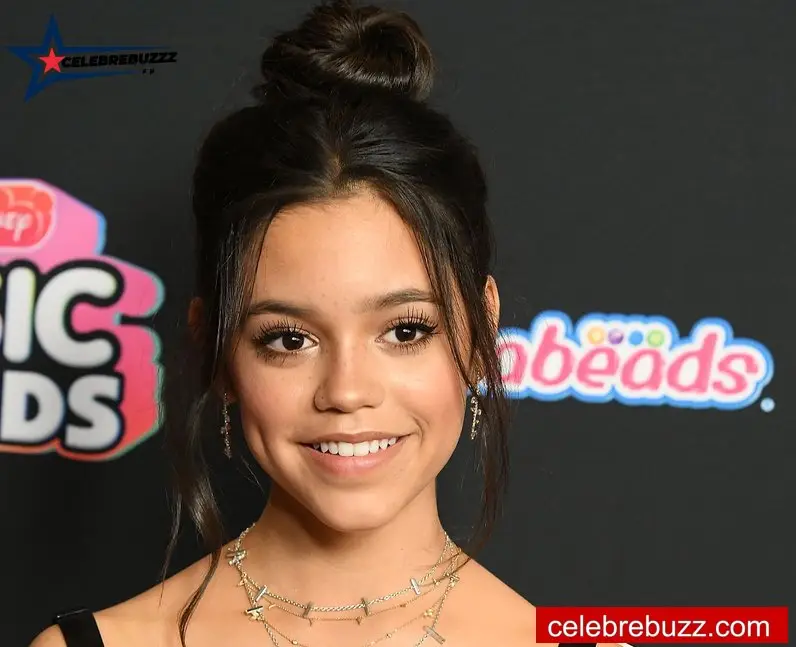 Jenna Ortega Taille