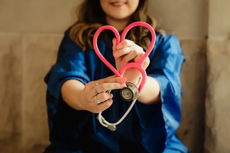 Benefits of Completing a Post-Master's Family Nurse Practitioner (FNP) Program