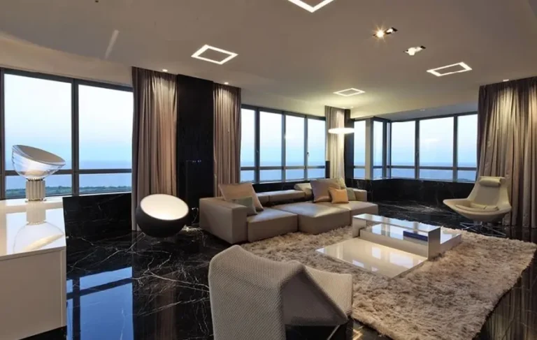 What determines the price of an apartment