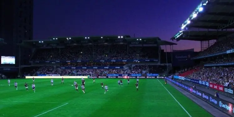 Live football odds change rapidly based on match events