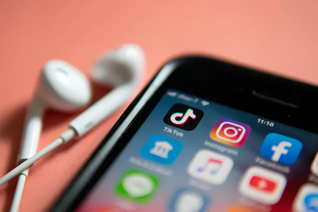 Einfache Möglichkeiten, mit TikTok Geld zu verdienen, ohne das Haus zu verlassen