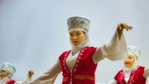 Traditional Dress of the Kyrgyz People Traditional Dress of the Kyrgyz People