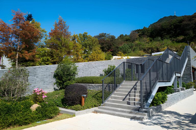 How retaining walls support land stability and functional outdoor design