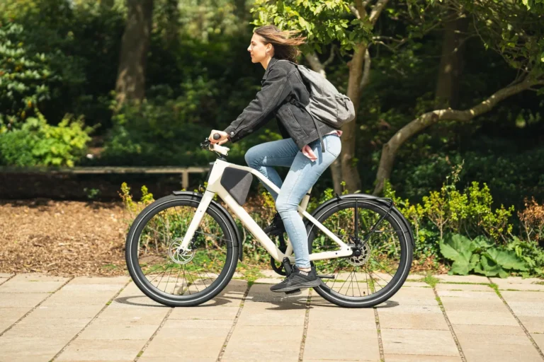 J’ai testé un vélo électrique léger pendant 30 jours voici ce qui m’a surpris