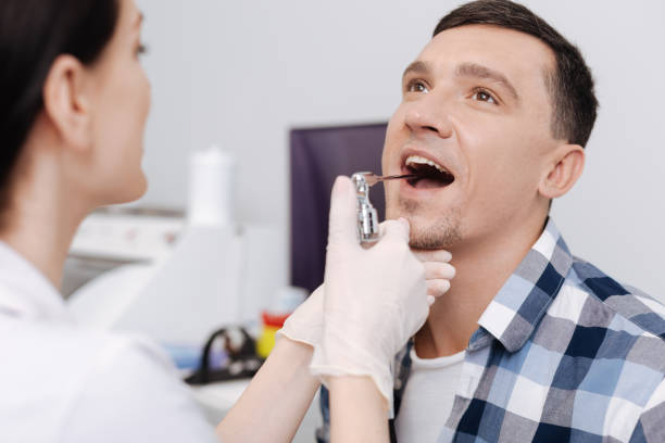 How General And Cosmetic Dentists Manage Sensitivity In Teeth Being Considered For Whitening